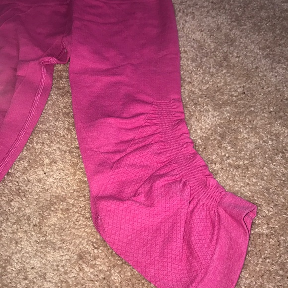 Lululemon Pink Cropped Leggings Size 2 - Picture 2 of 3
